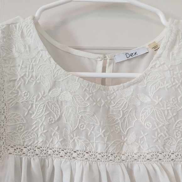 White embroidered flutter sleeve blouse // XS - Picture 3 of 5